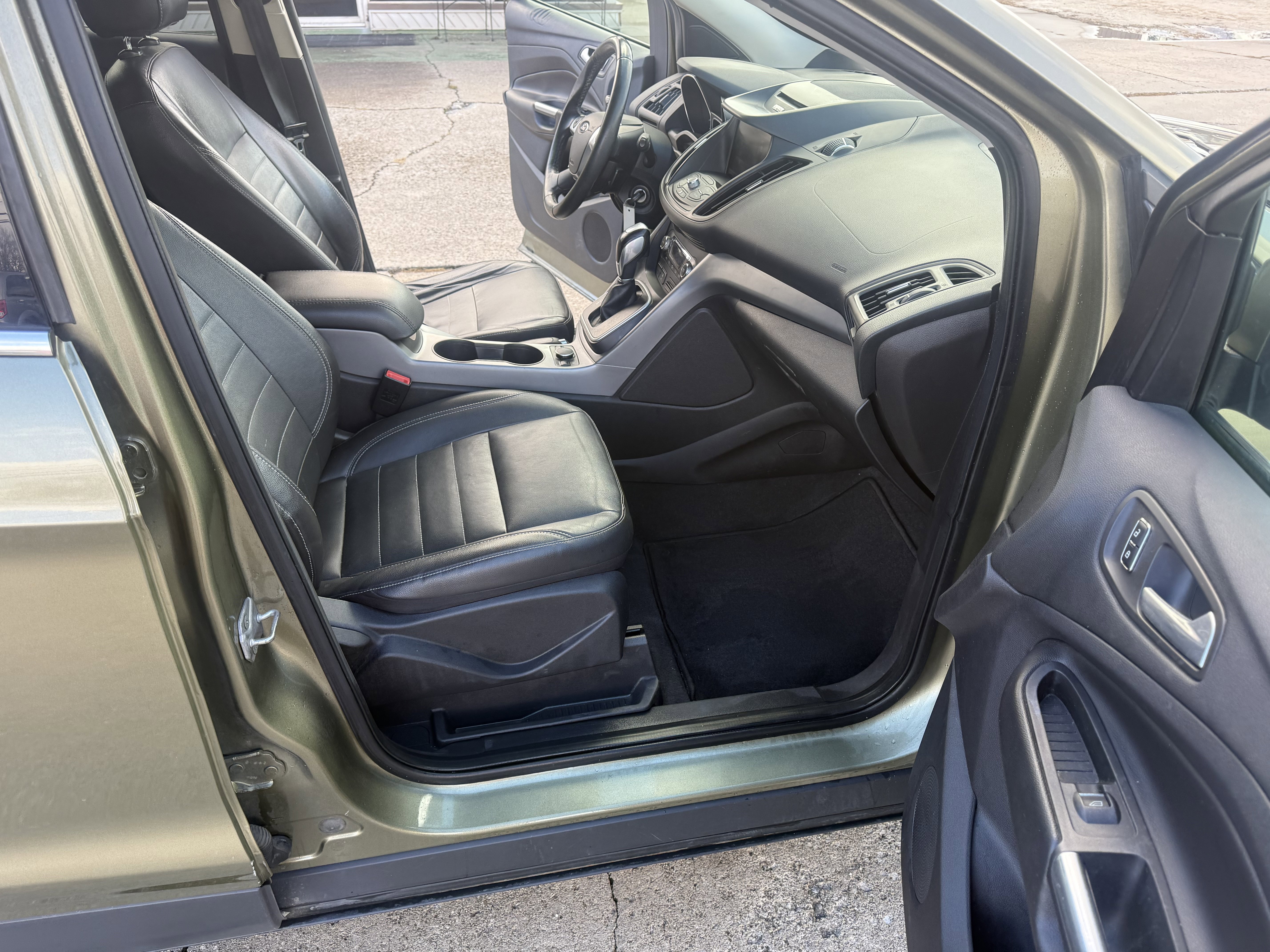 Used 2014 Ford Escape SE w/ Equipment Group 201A image 12