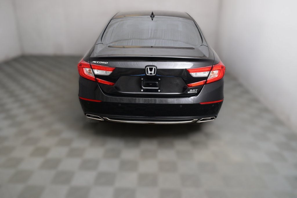 Used 2018 Honda Accord Touring image 6