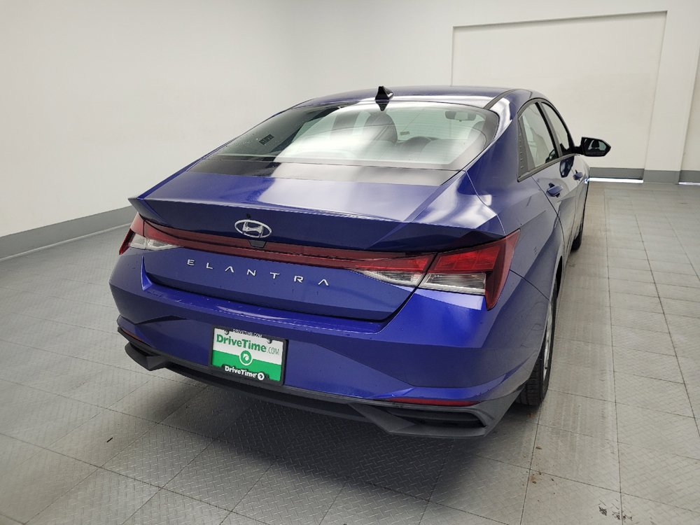 Used 2021 Hyundai Elantra SE FWD image 7