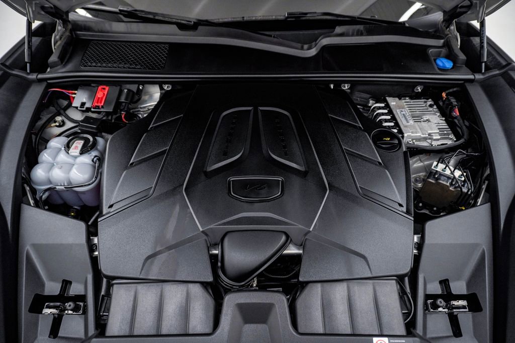 Certified 2025 Porsche Cayenne Coupe image 29