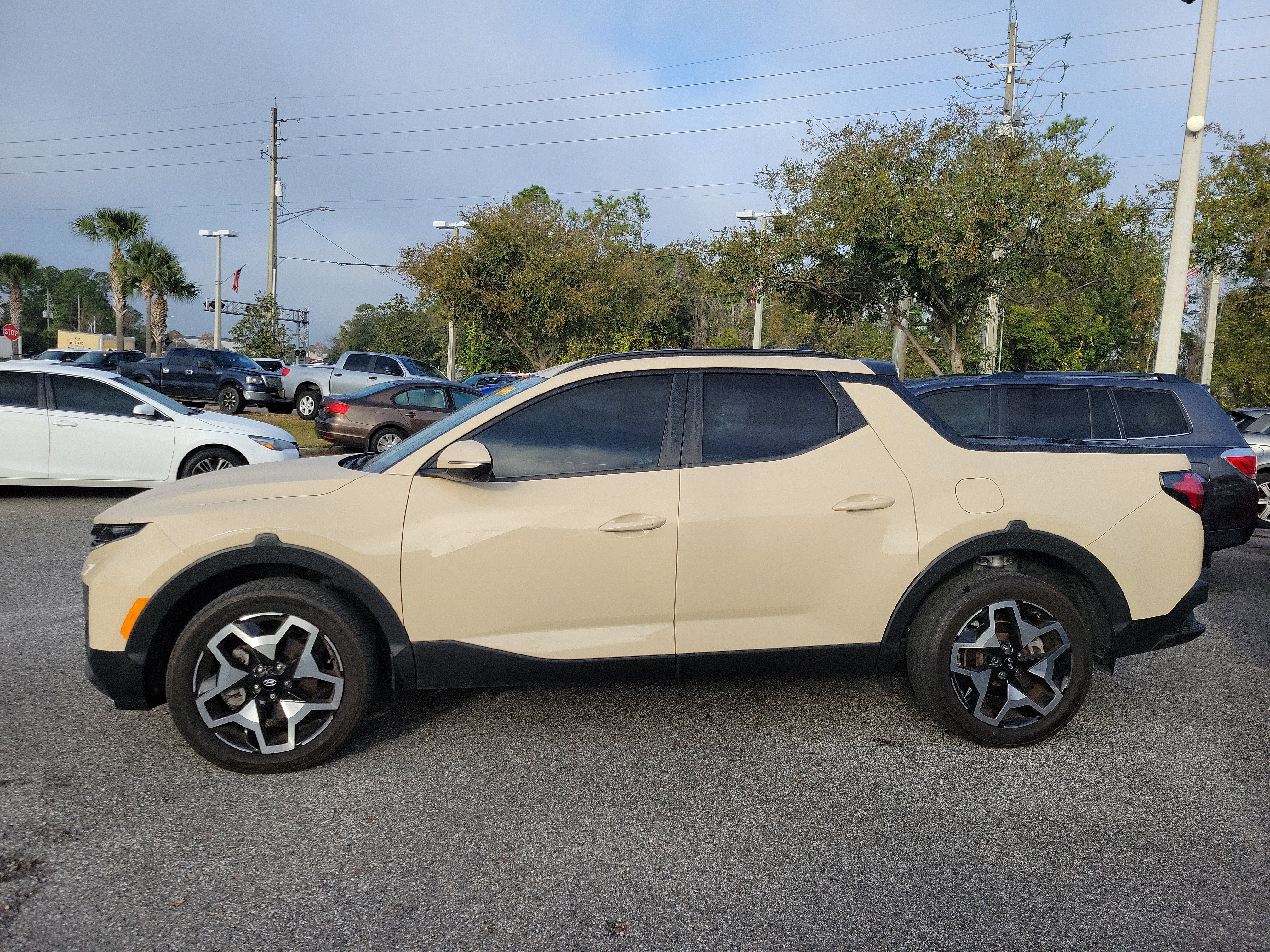 Used 2022 Hyundai Santa Cruz Limited w/ Cargo Package image 22