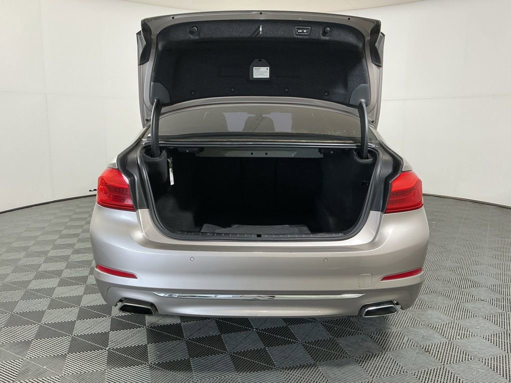 Used 2018 BMW 540i image 28