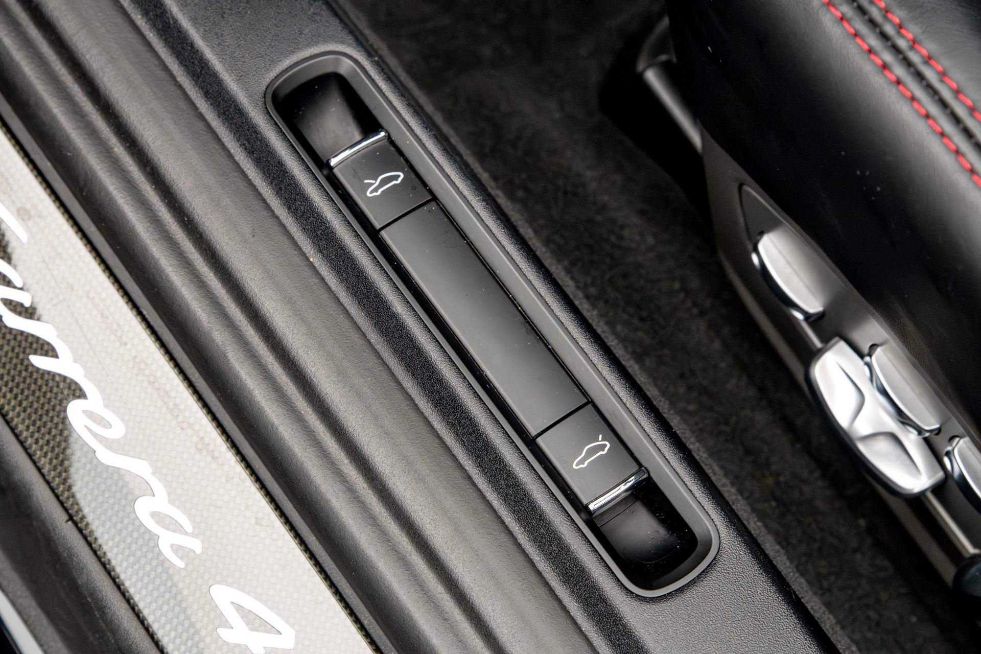 Used 2015 Porsche 911 Carrera 4 GTS image 34