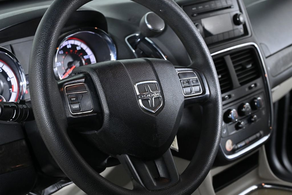 Used 2016 Dodge Grand Caravan SXT image 10