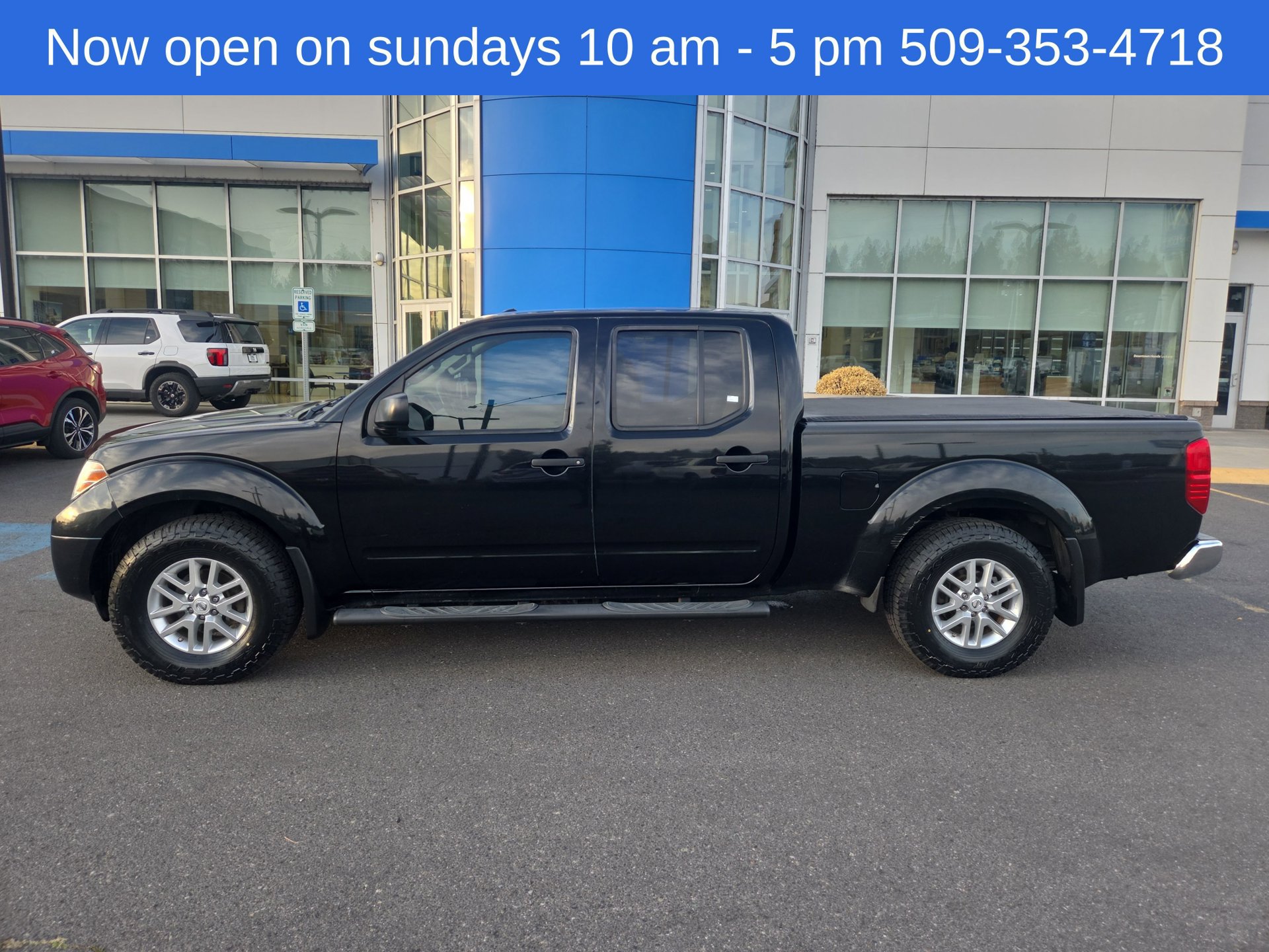 Used 2016 Nissan Frontier SV w/ SV Value Truck Package AWD/4WD image 2