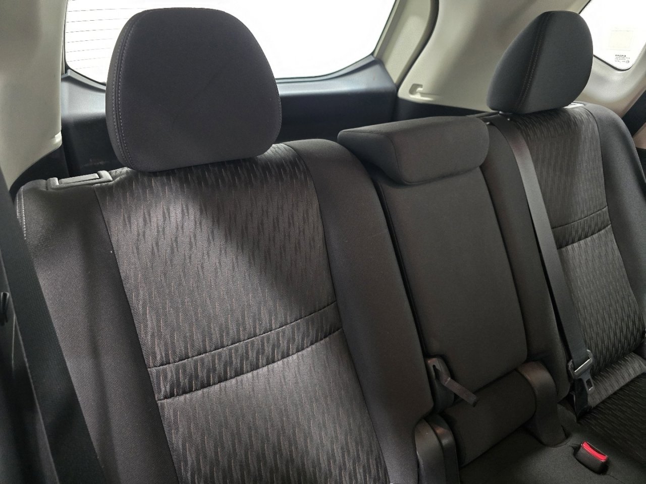 Used 2018 Nissan Rogue S image 19