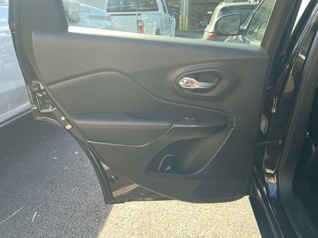 Used 2022 Jeep Cherokee Trailhawk image 20