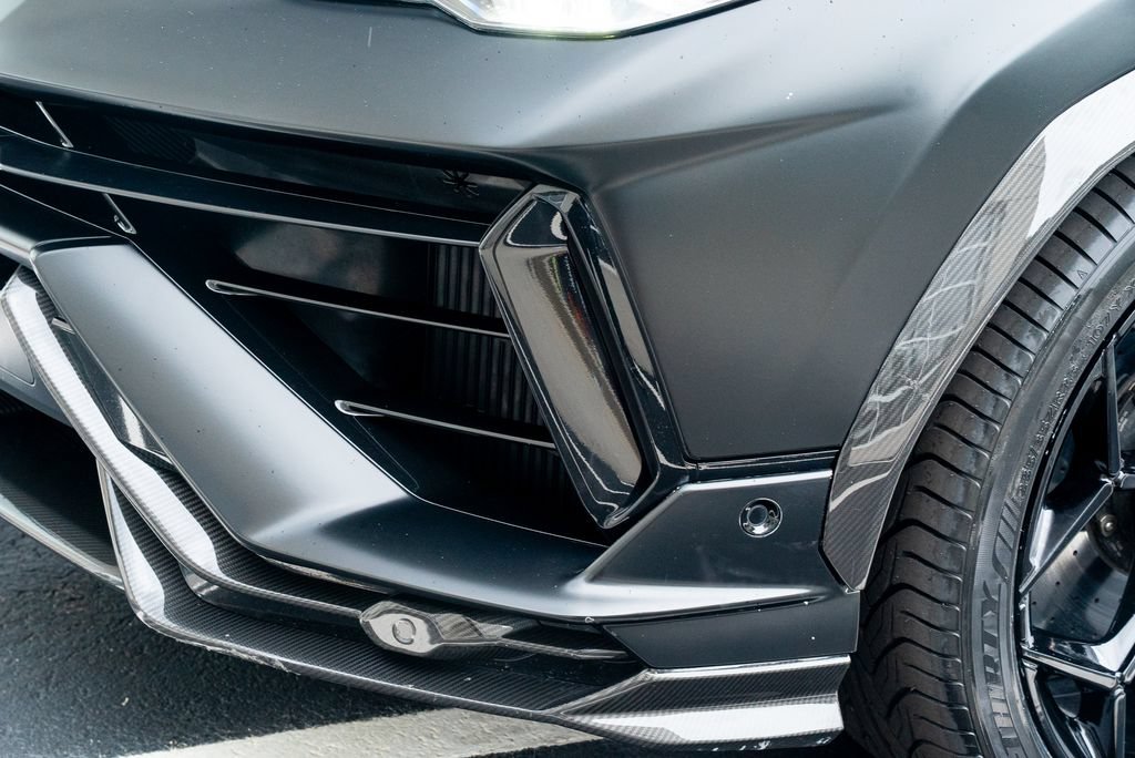 Used 2024 Lamborghini Urus Performante AWD/4WD image 29
