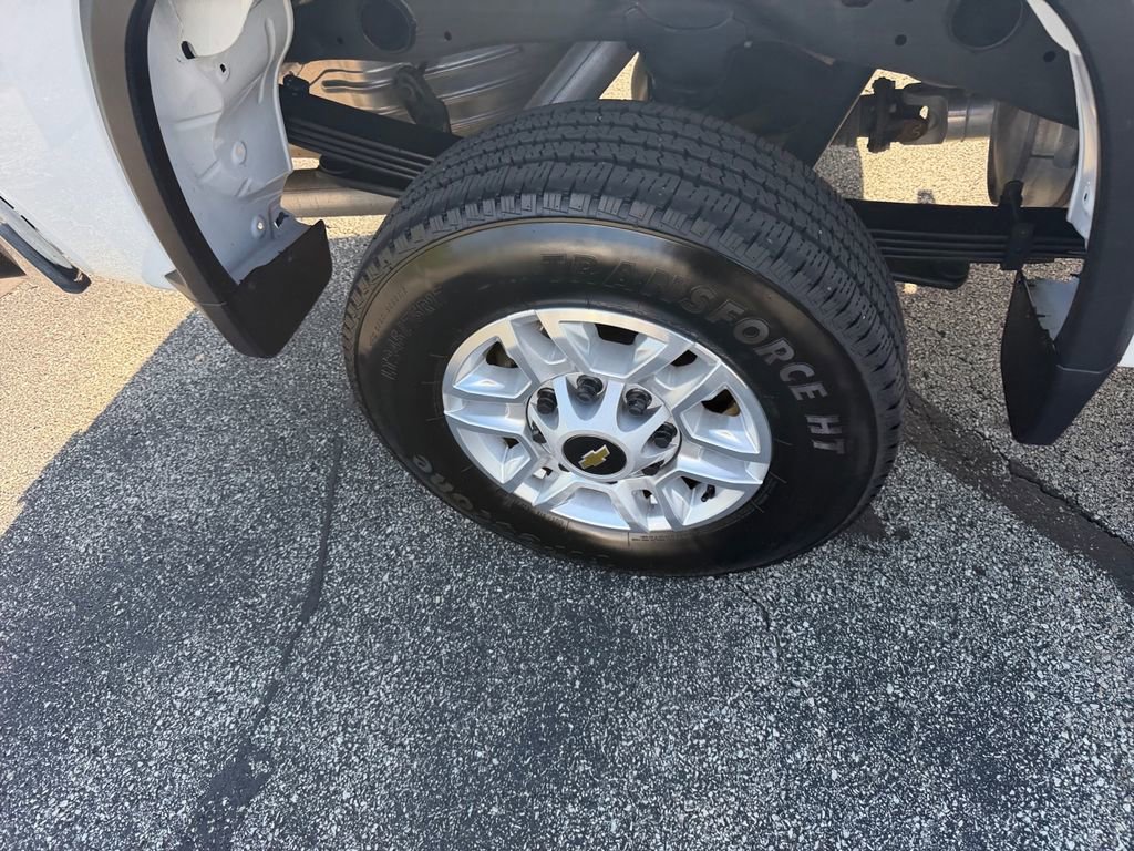 Used 2025 Chevrolet Silverado 2500 LT w/ Convenience Package image 29