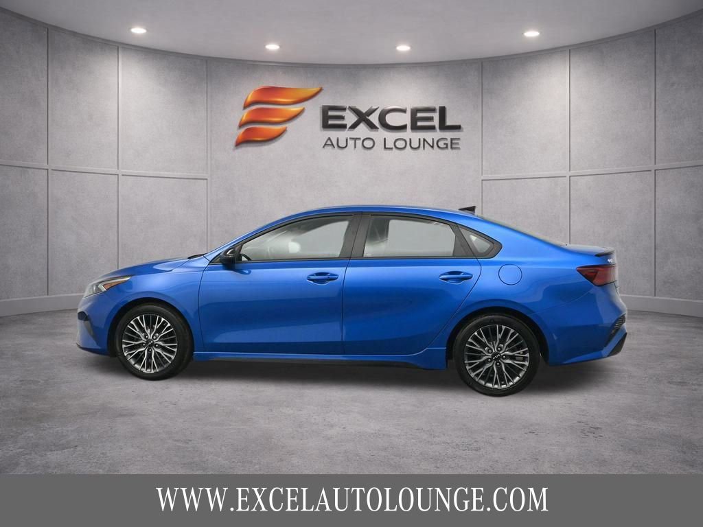Used 2023 Kia Forte GT-Line w/ GT-Line Technology Package FWD image 3