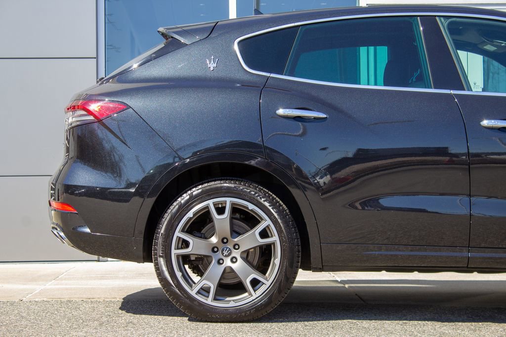 Used 2023 Maserati Levante GT image 6