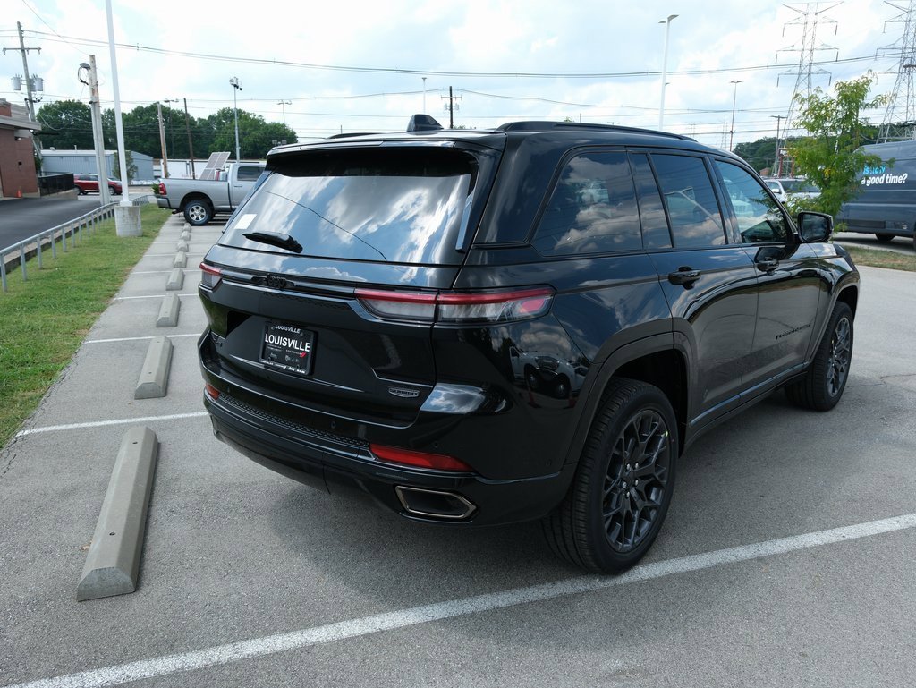 New 2025 Jeep Grand Cherokee Summit image 8