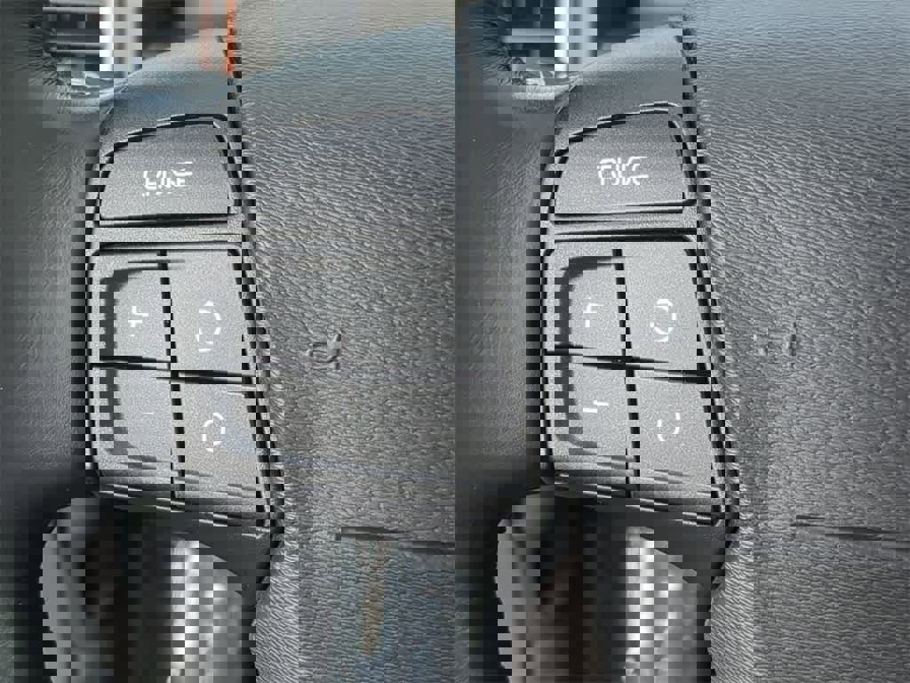 Used 2008 Volvo XC70 3.2 image 22