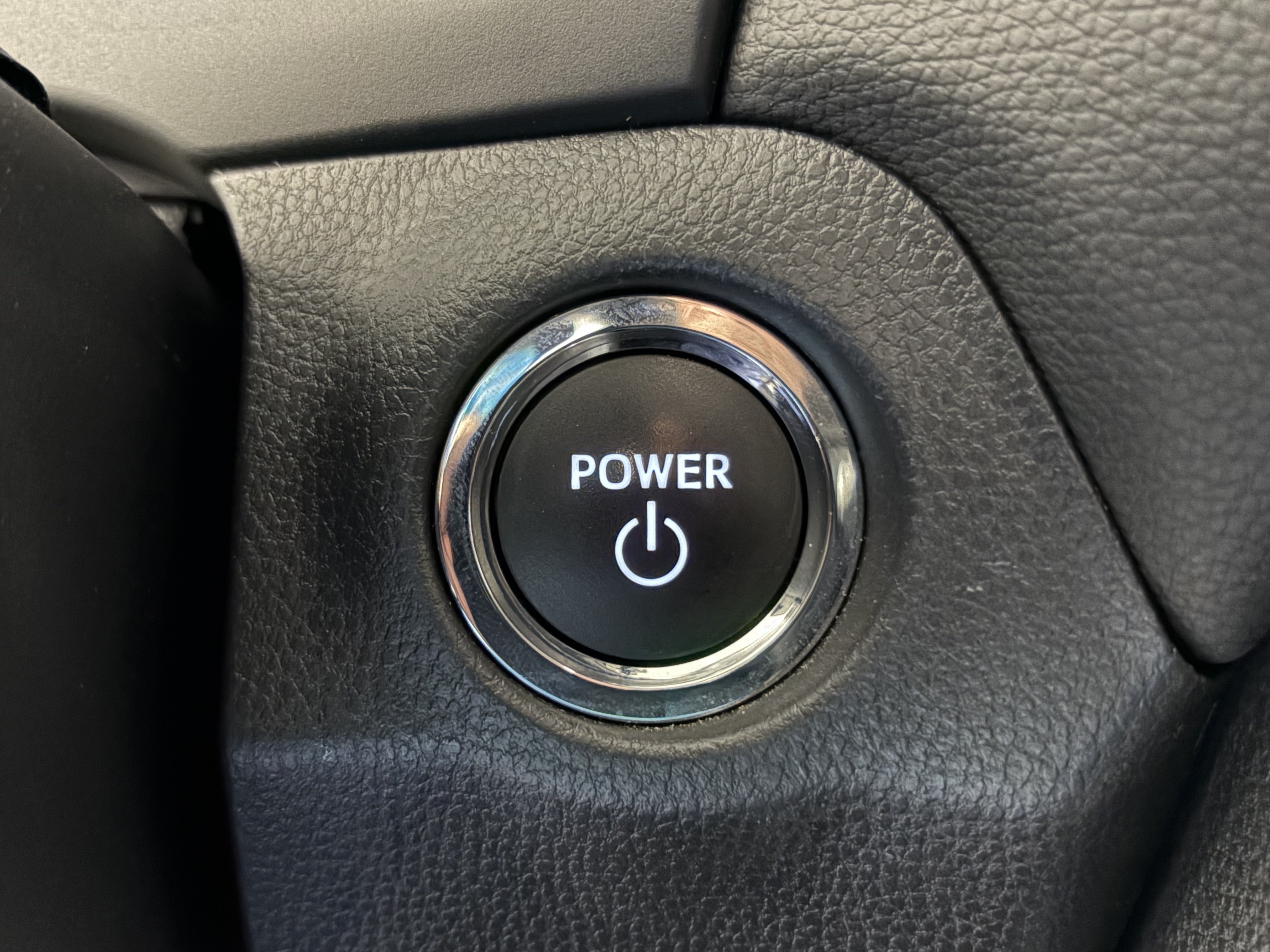 Used 2025 Toyota RAV4 XLE AWD/4WD image 26
