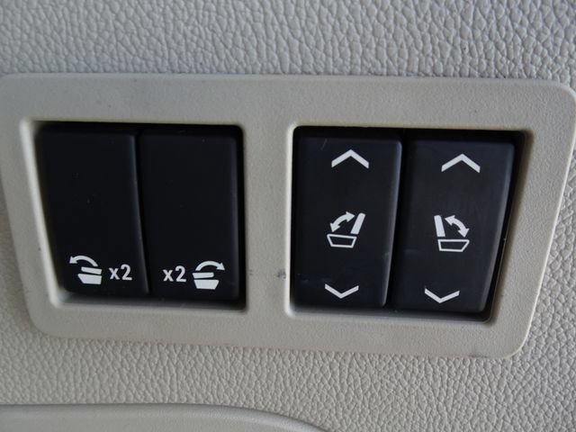 Used 2017 Cadillac Escalade Luxury AWD/4WD image 34