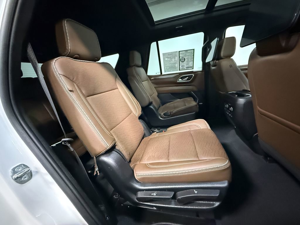 Used 2023 Chevrolet Tahoe High Country AWD/4WD image 14