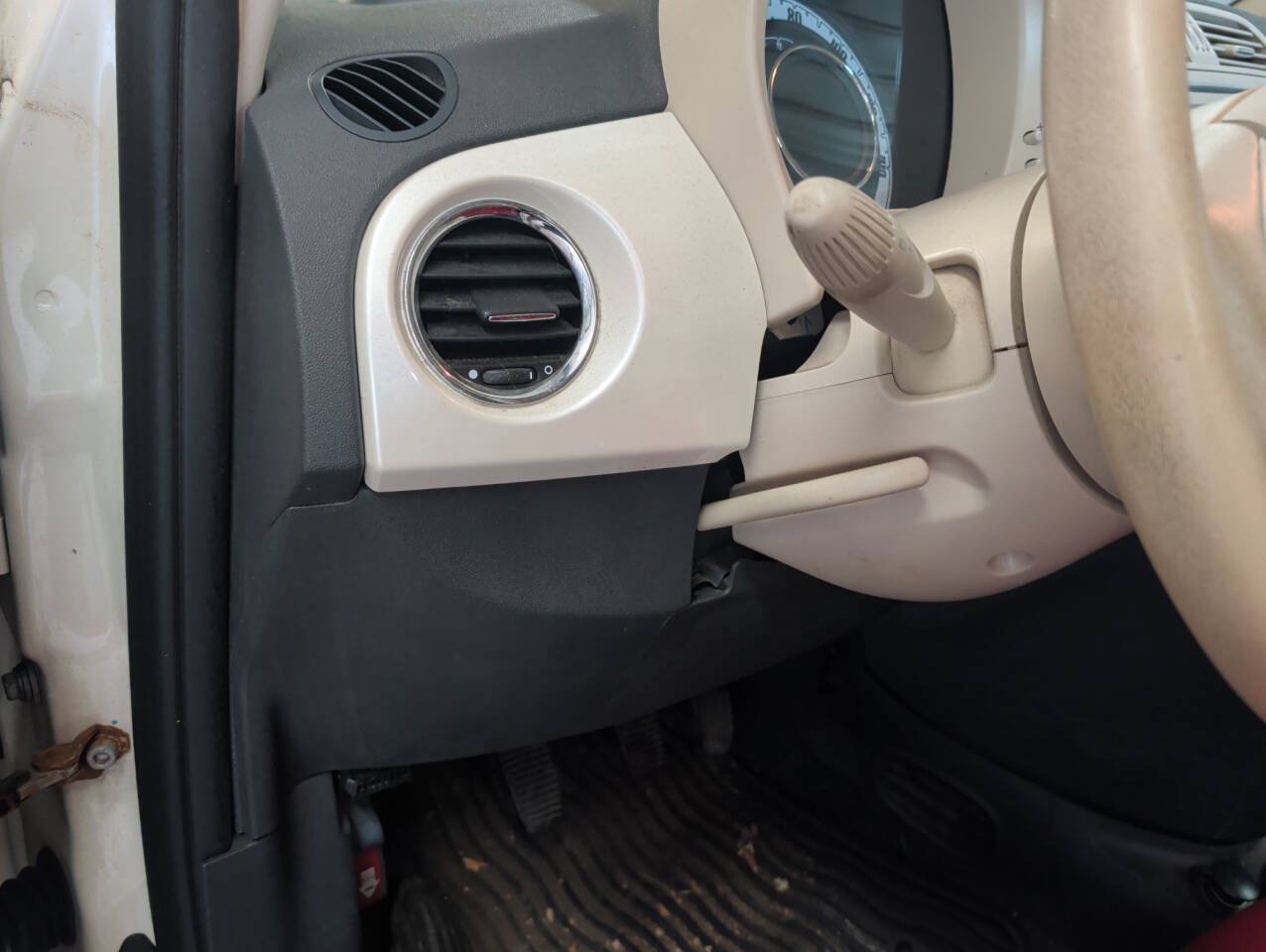 Used 2012 FIAT 500 Pop FWD image 34