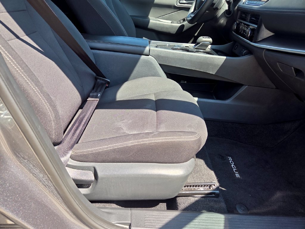 Used 2026 Nissan Rogue S FWD image 28