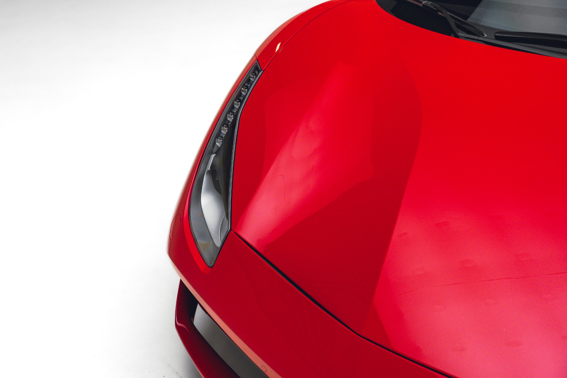 Used 2017 Ferrari 488 GTB RWD image 10