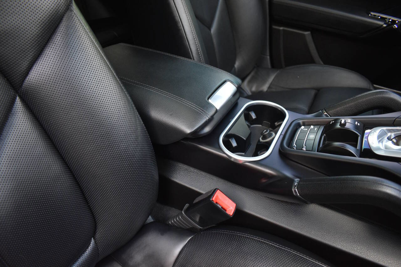 Used 2018 Porsche Cayenne Platinum Edition AWD/4WD image 29