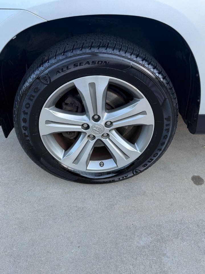 Used 2011 Toyota Highlander Limited w/ Tow Pkg FWD image 6