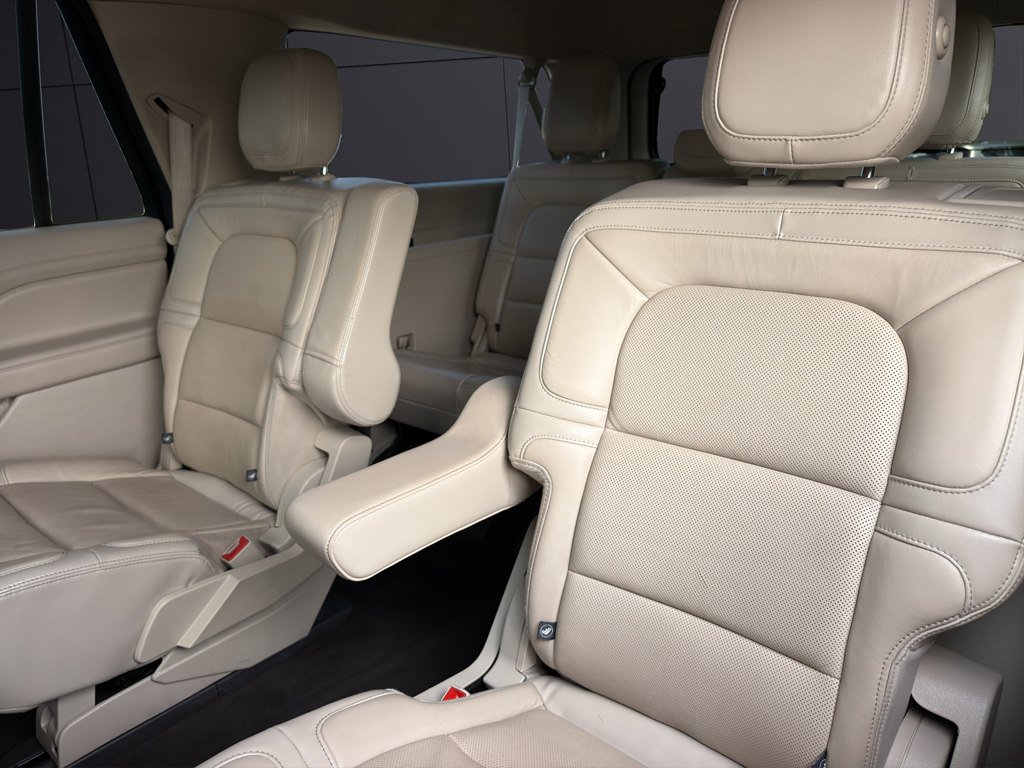 Used 2020 Lincoln Navigator L Reserve w/ Luxury Package AWD/4WD image 22