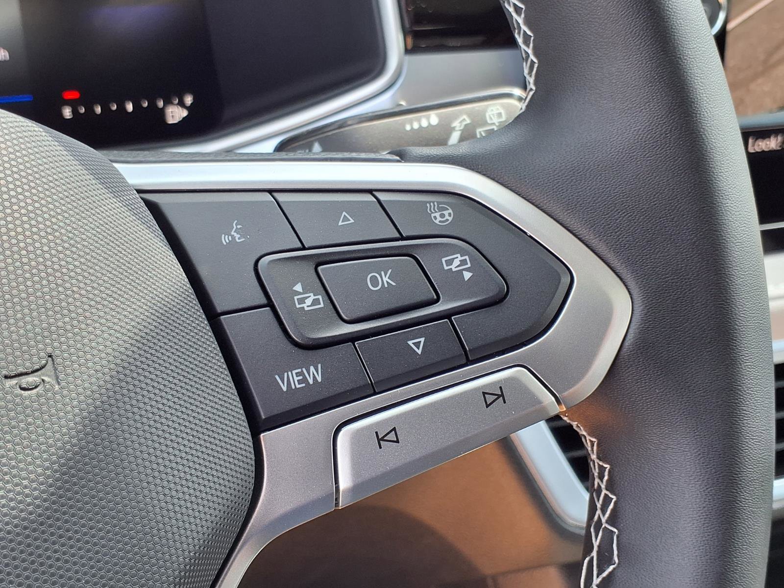 New 2026 Volkswagen Taos SE image 20