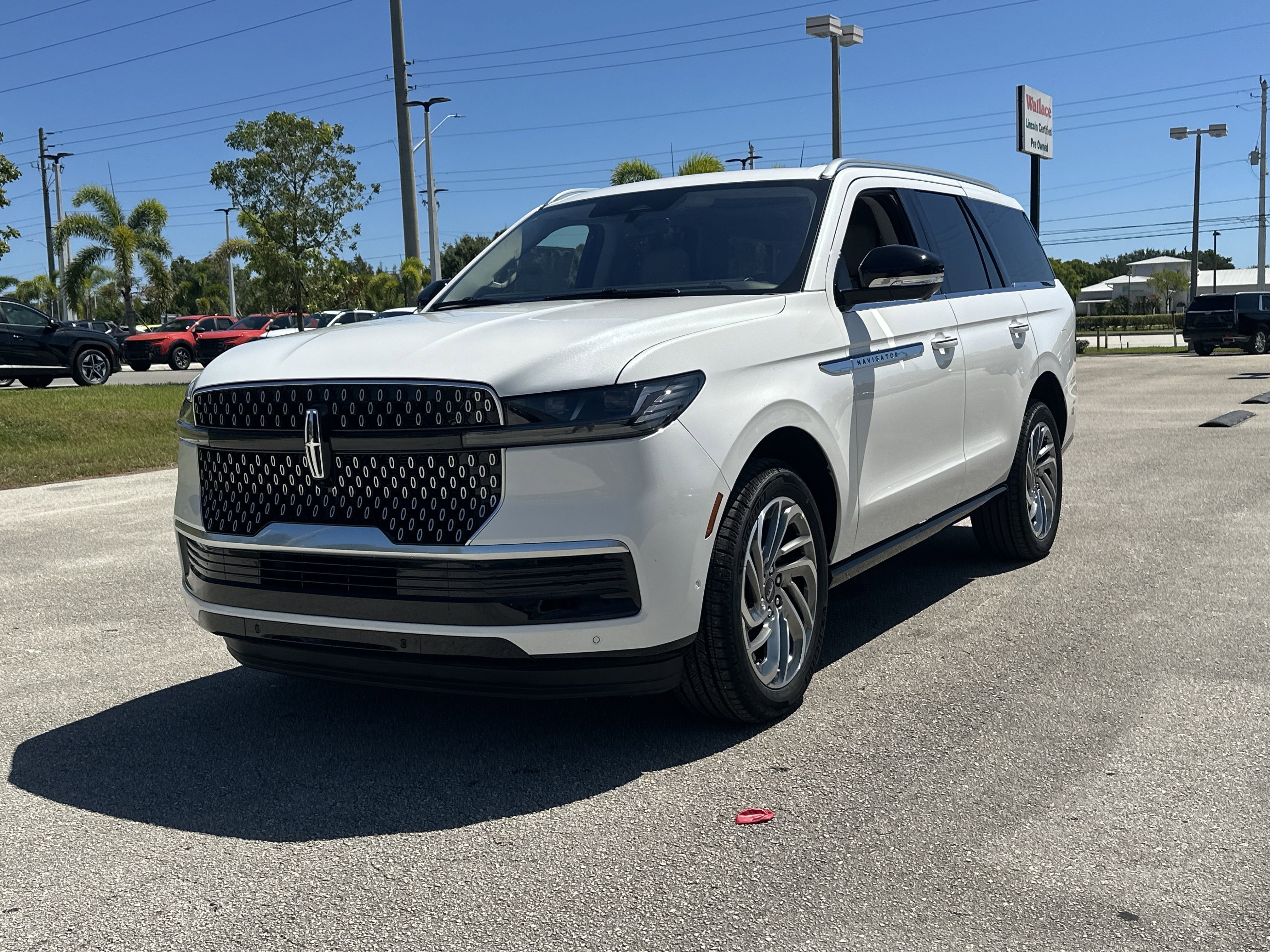 New 2025 Lincoln Navigator Reserve video 2