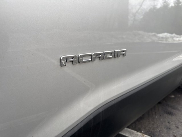 Used 2018 GMC Acadia SLE image 27