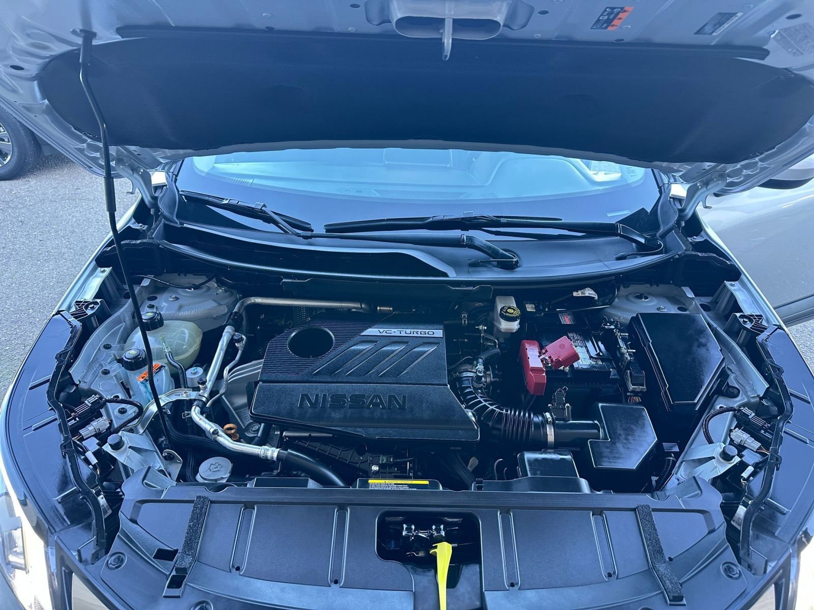 Used 2025 Nissan Rogue SV image 32