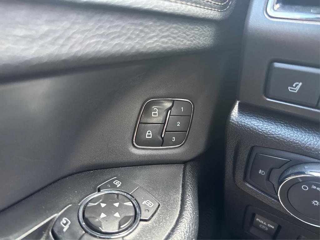 Used 2021 Ford Expedition Max Limited image 32