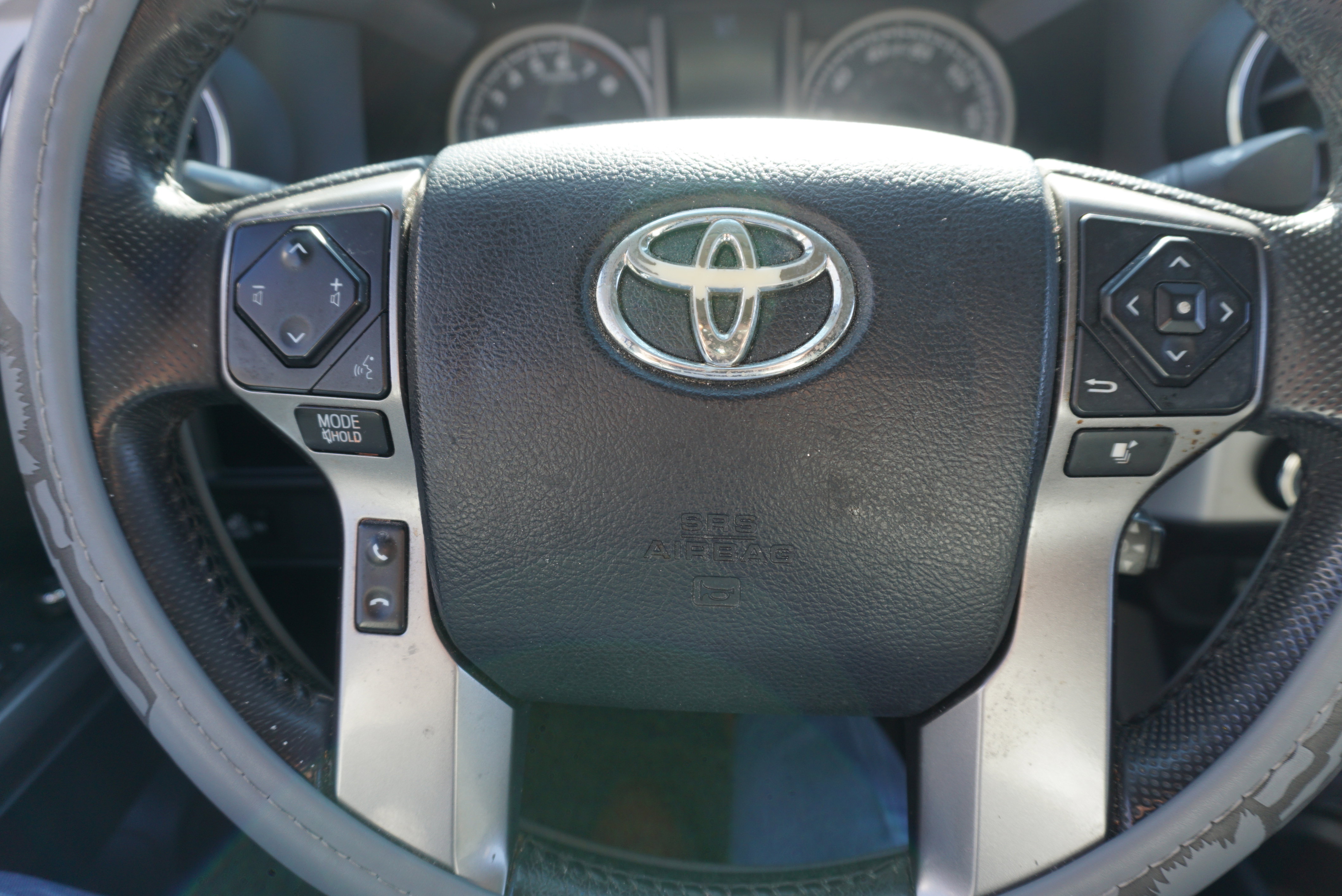 Used 2017 Toyota Tacoma SR5 w/ Tow Package image 8