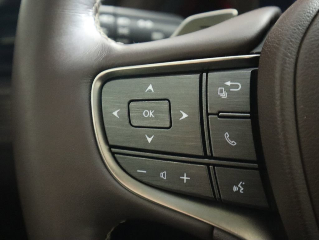 Used 2018 Lexus LS 500 w/ Accessory Package (Z2) image 11