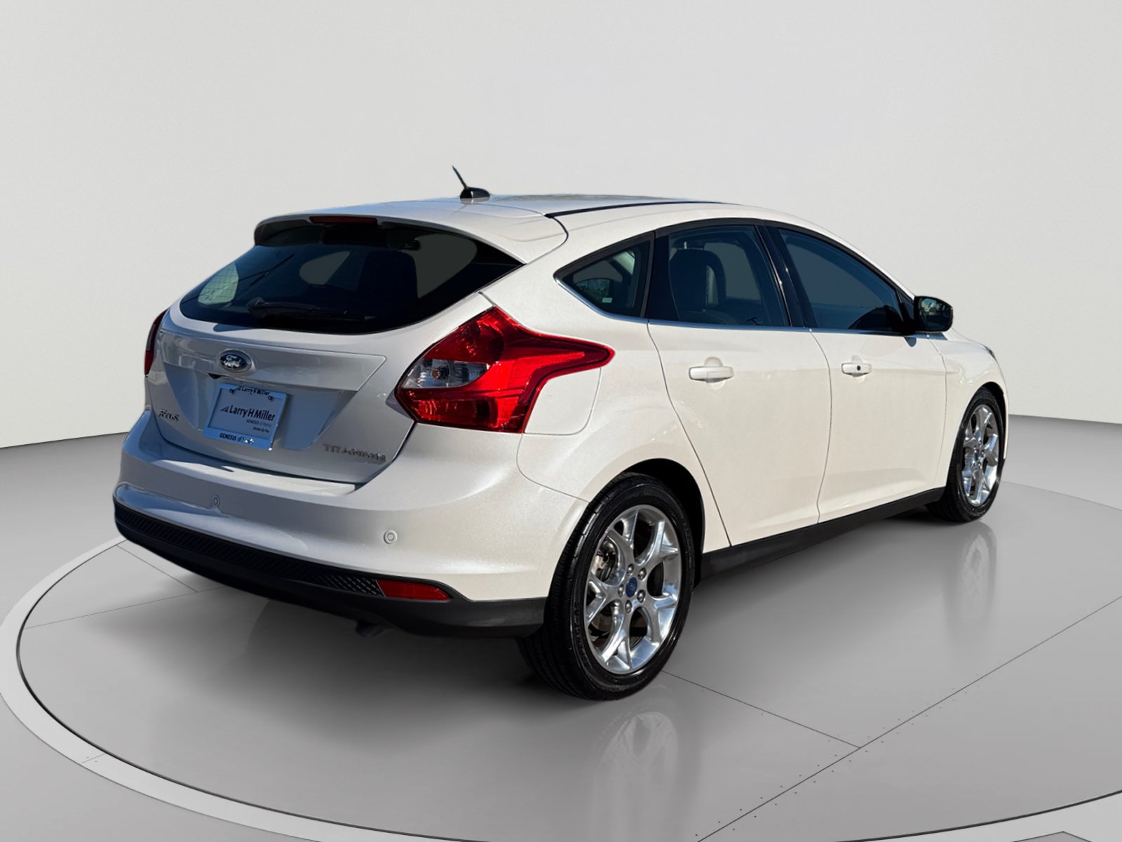 Used 2013 Ford Focus Titanium FWD image 5