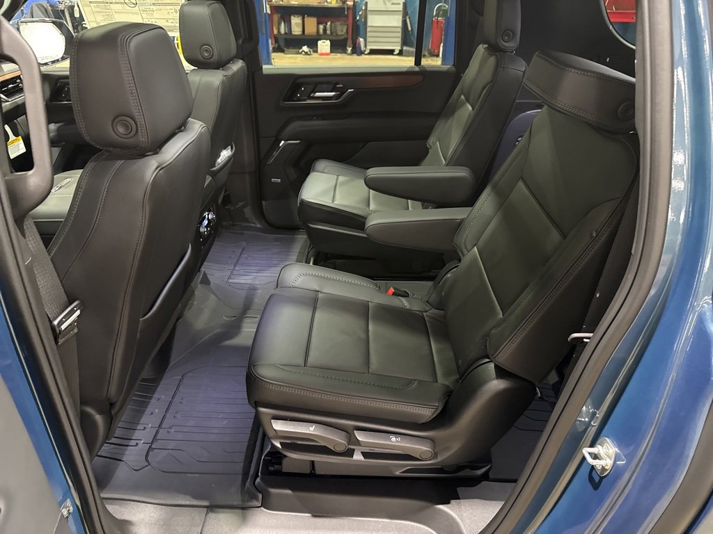 New 2026 GMC Yukon XL Denali w/ Sun & Power Step Package image 38