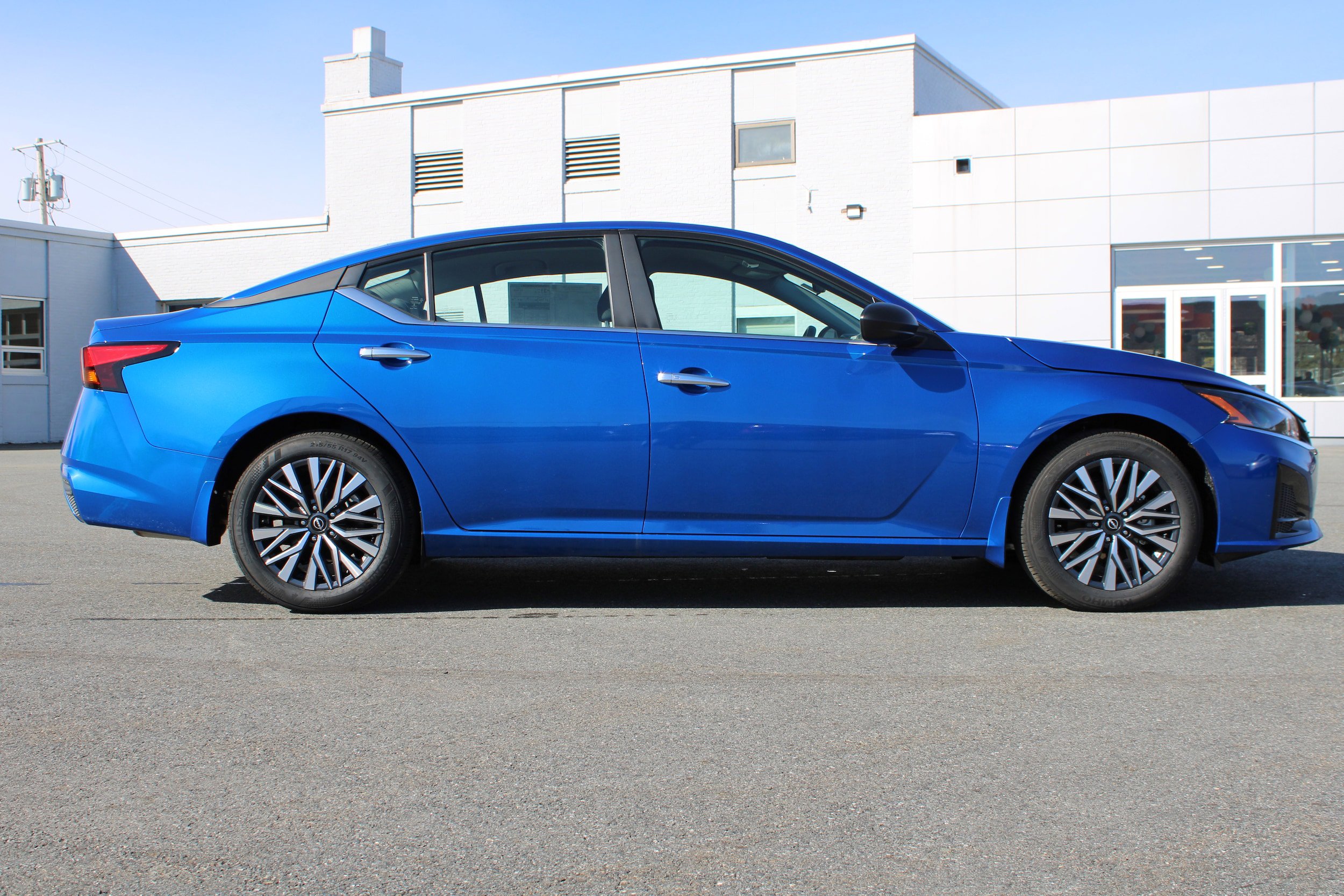 New 2025 Nissan Altima 2.5 SV FWD image 4