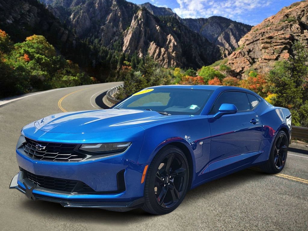 Used 2023 Chevrolet Camaro LT RWD image 5