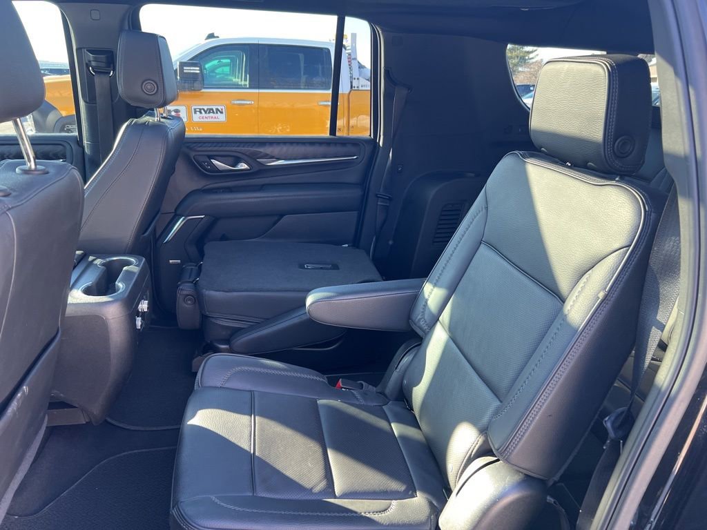Used 2022 GMC Yukon XL Denali image 32