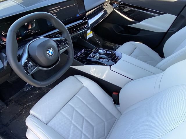 Used 2025 BMW 530i RWD image 18