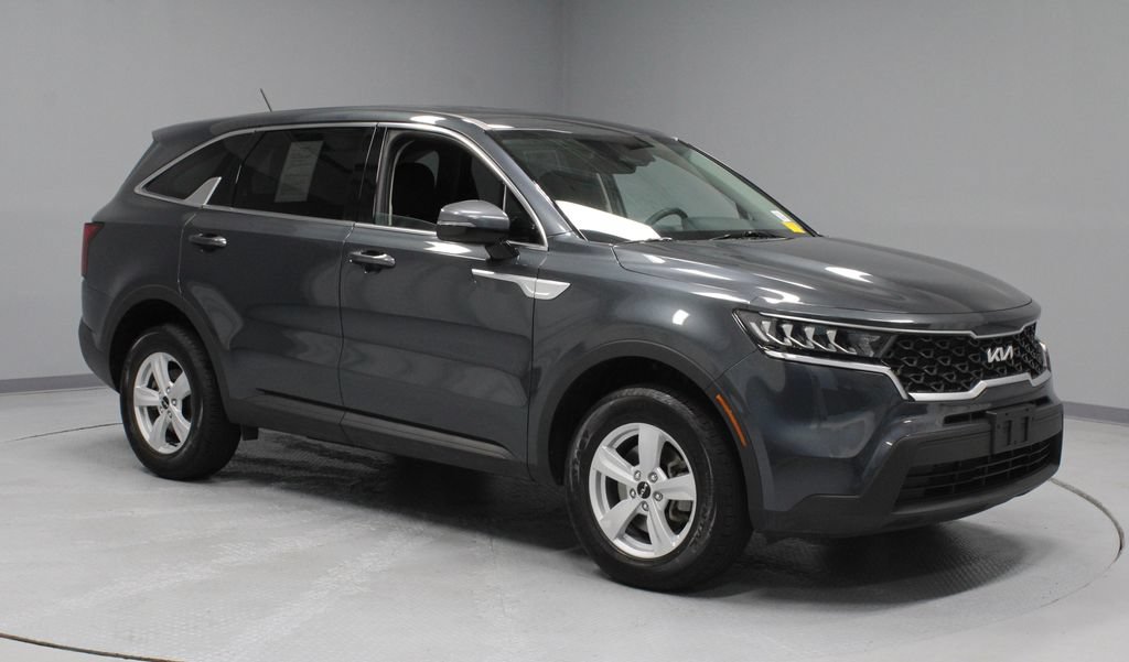 Used 2023 Kia Sorento LX AWD/4WD image 1