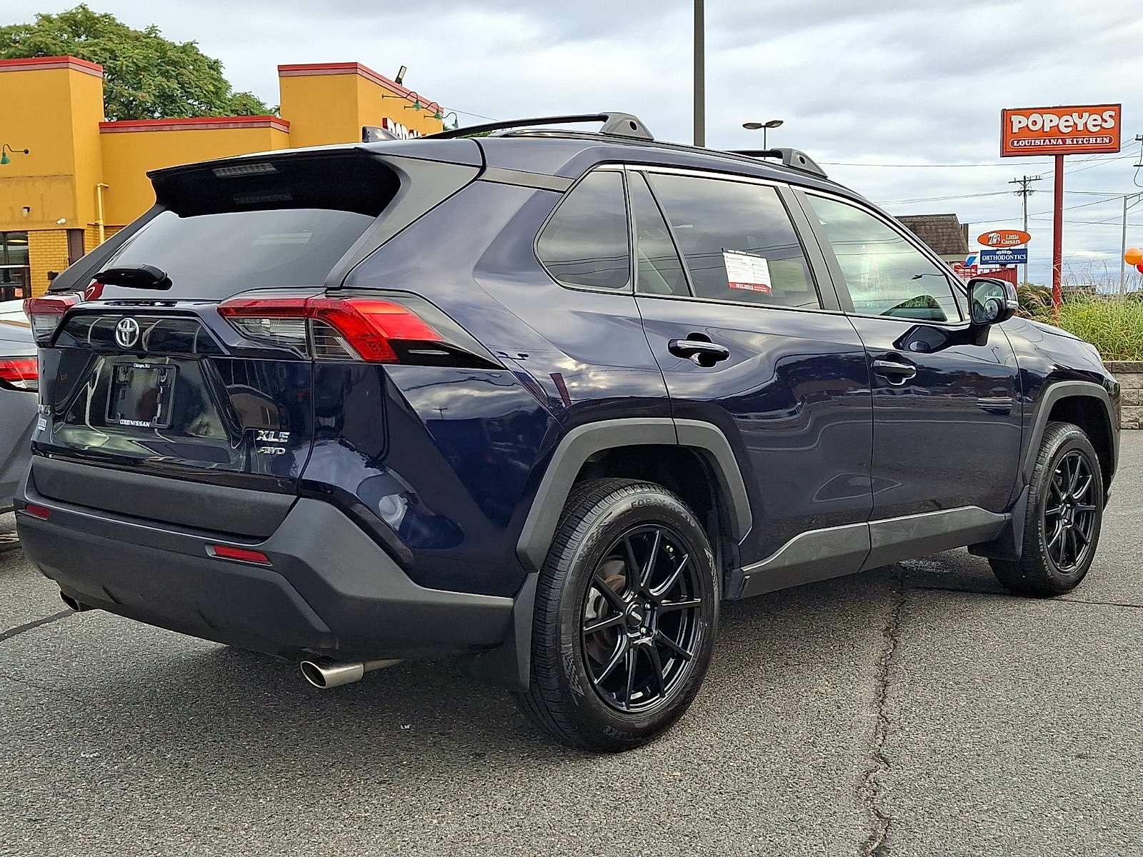 Used 2022 Toyota RAV4 XLE w/ Convenience Package AWD/4WD image 7