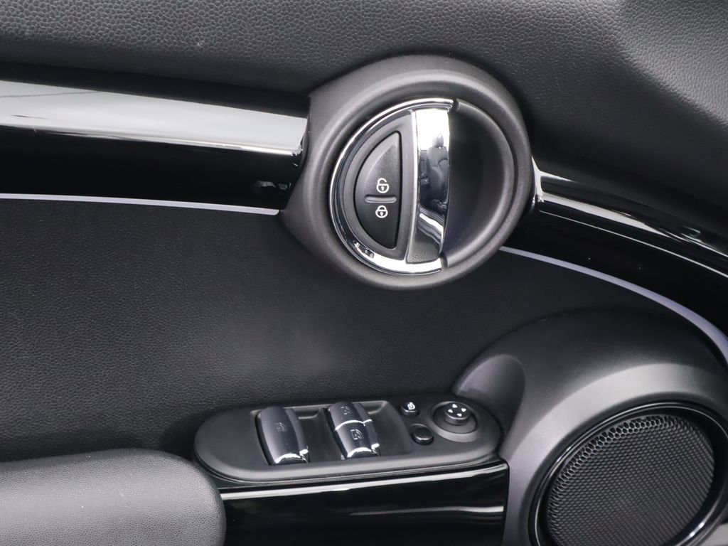 Used 2023 MINI Cooper S image 31