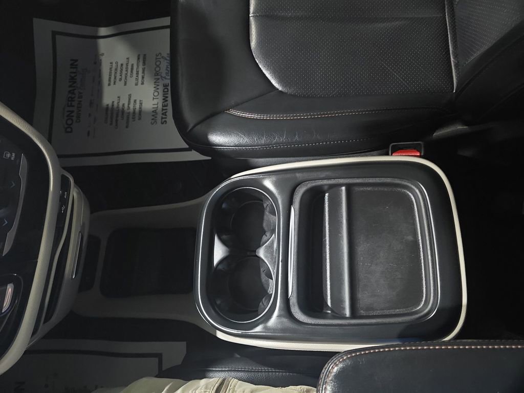 Used 2020 Chrysler Pacifica Touring-L FWD image 25