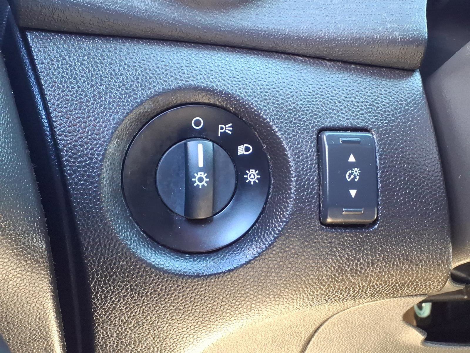 Used 2019 Ford Fiesta SE image 18