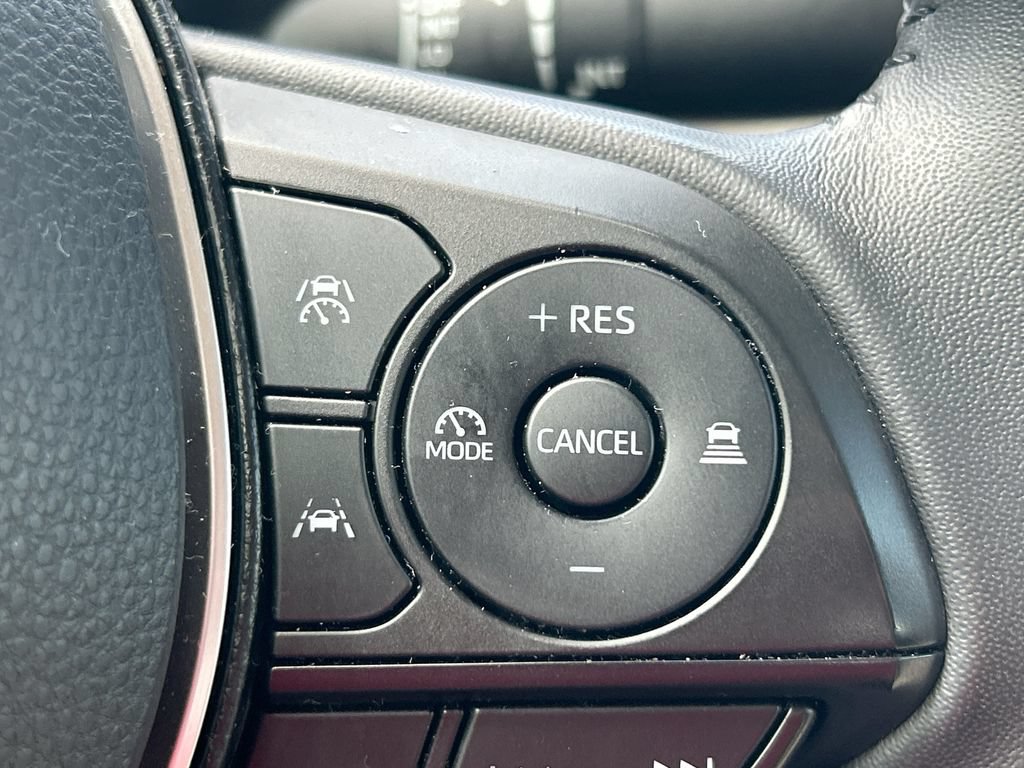 Used 2025 Toyota Corolla XLE FWD image 18
