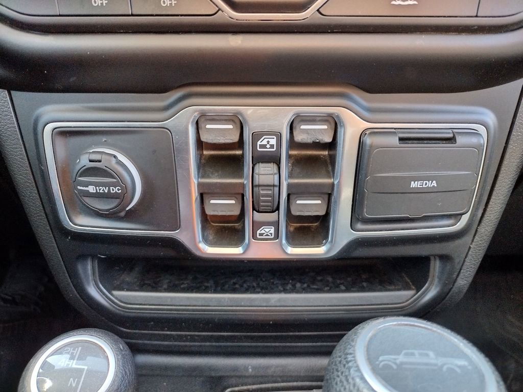 Used 2021 Jeep Gladiator Willys image 25