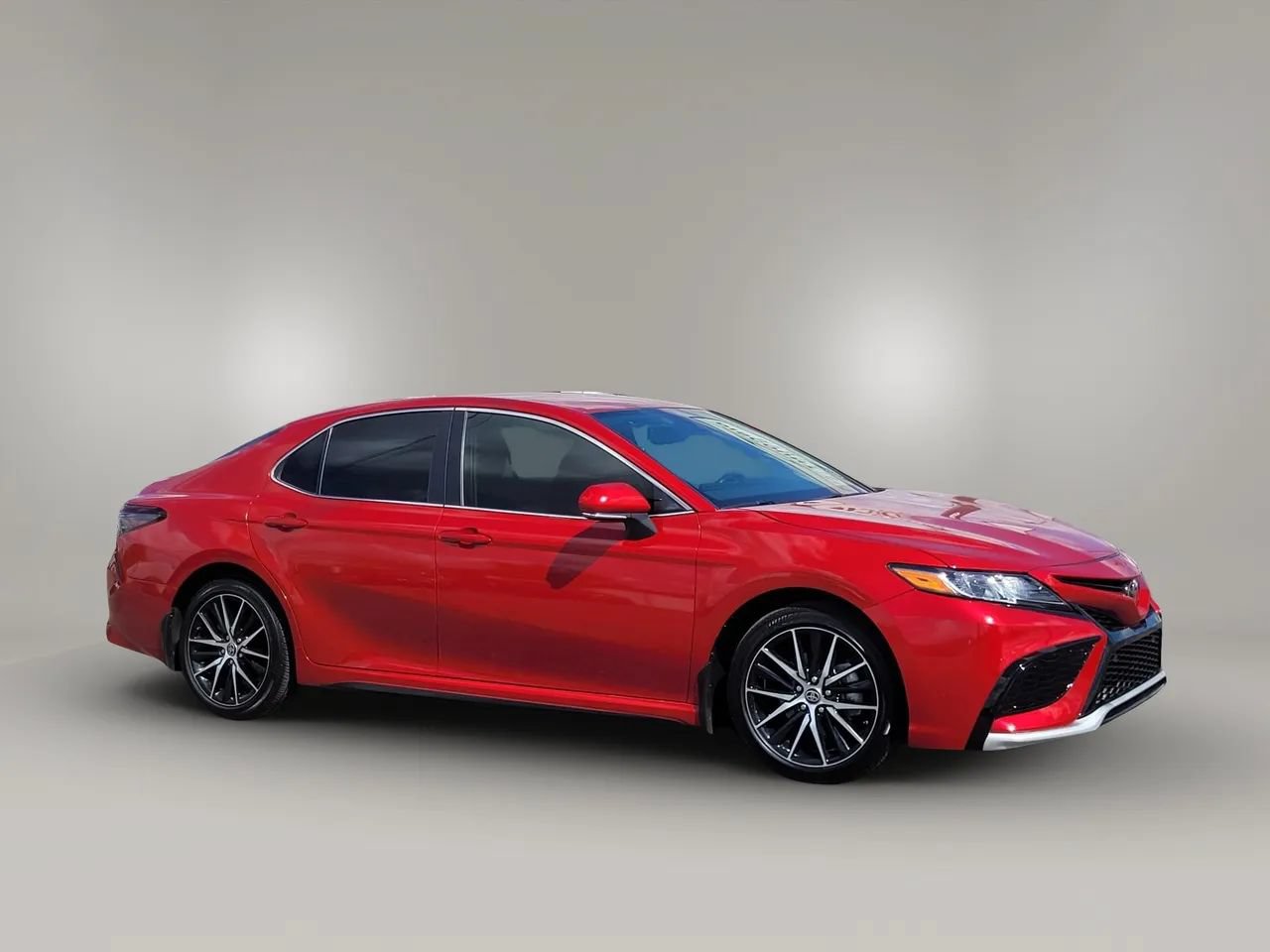 Used 2024 Toyota Camry SE w/ Convenience Package
