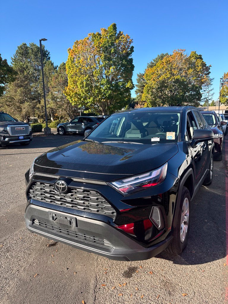 Certified 2025 Toyota RAV4 LE AWD/4WD image 1