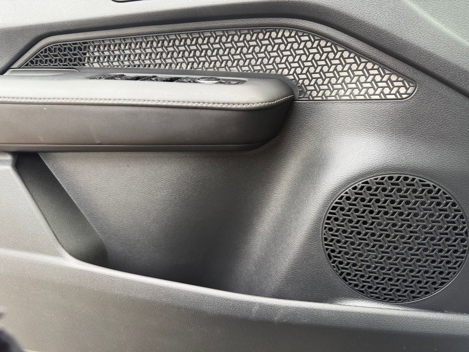 Used 2023 Nissan Ariya AWD image 21