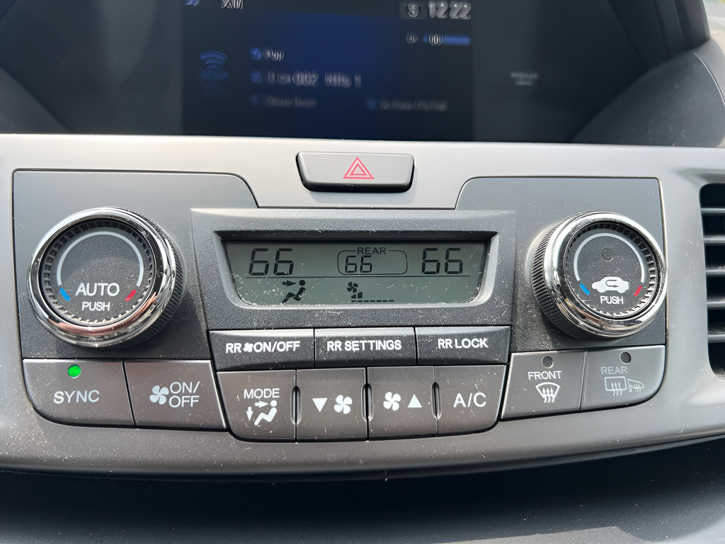 Used 2016 Honda Odyssey SE image 25
